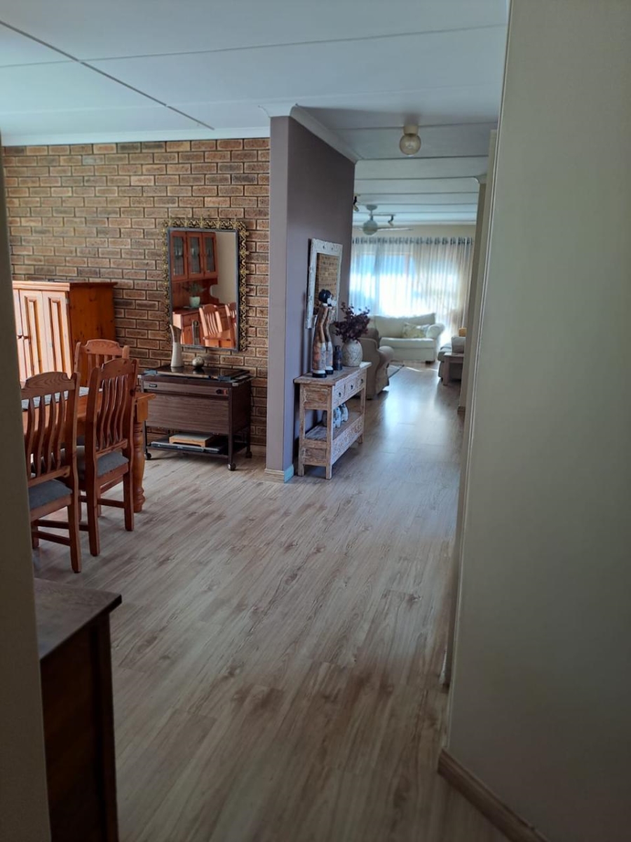 4 Bedroom Property for Sale in Bayview Western Cape